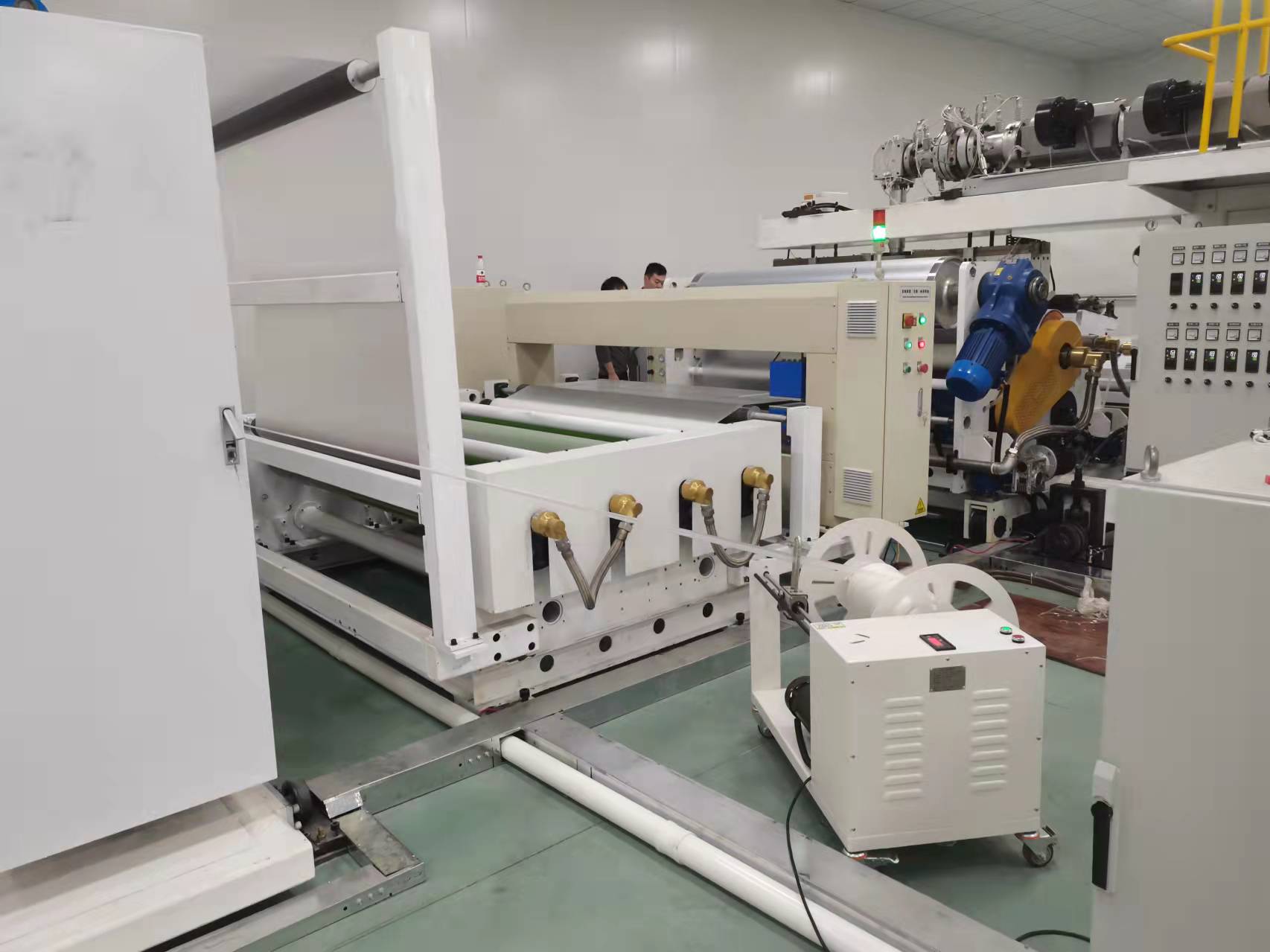 客戶生產（chǎn）現場-TPU淋膜流（liú）延一體機