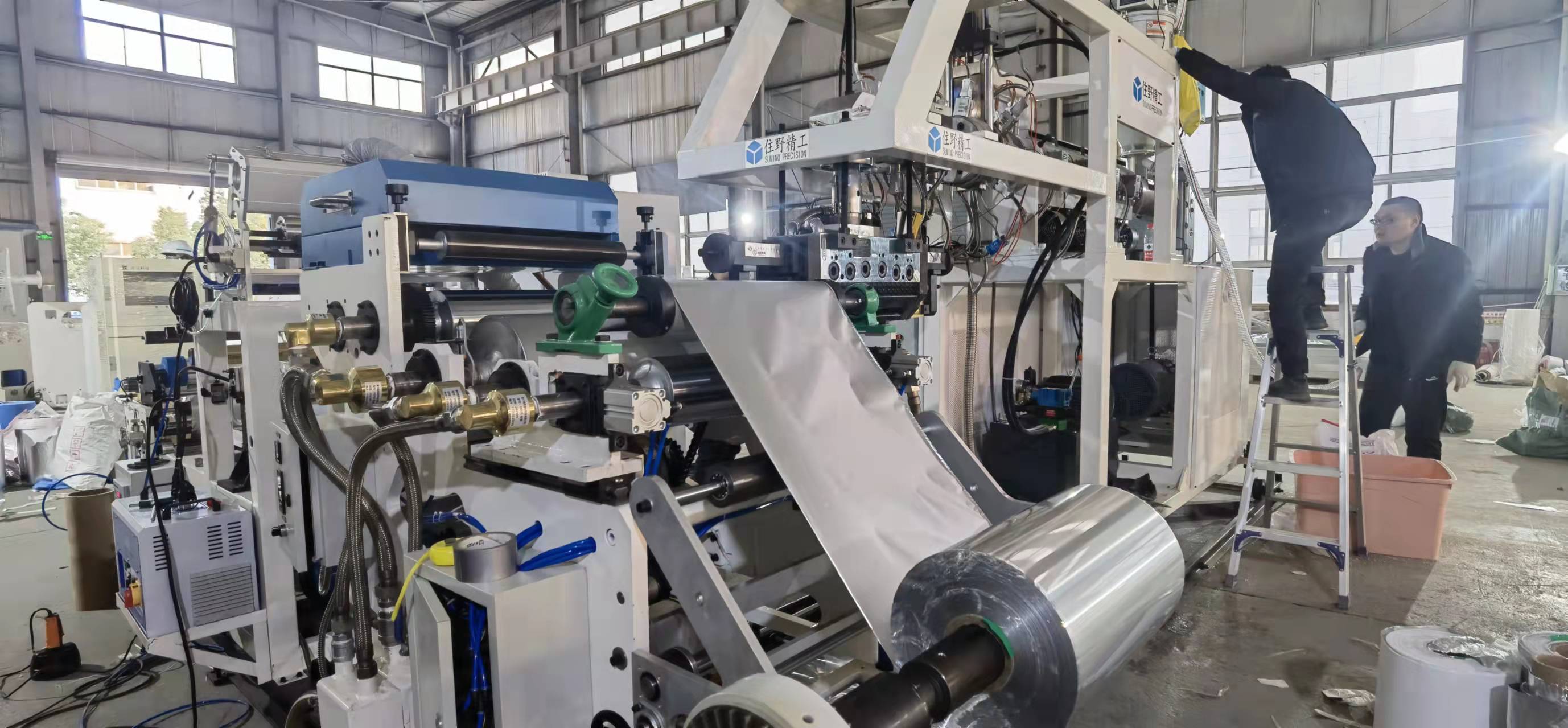 鋁箔（bó）高速淋（lín）膜生產線